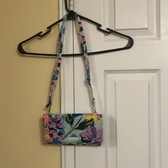 Vera Bradley wallet with straps. Floral pattern. Good condition. - Picture 7 of 7